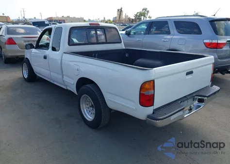 1999 Toyota Tacoma from USA, damaged, VIN 4TAVL52N1XZ523726